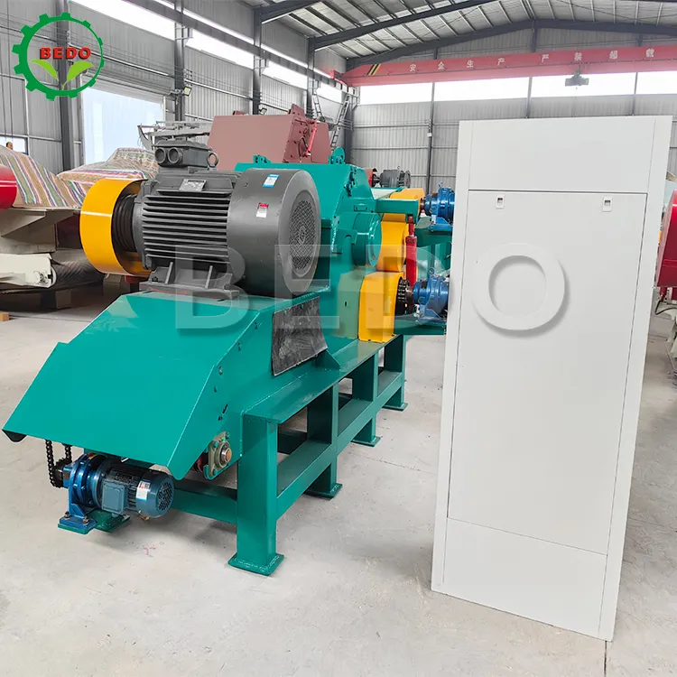 Máquina trituradora de residuos de madera aprobada por Ce grande automática altamente recomendada para producir aserrín