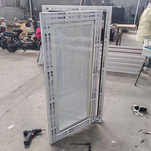 Proyecto residencial Ventanas y puertas de PVC Ventana abatible UPVC de vidrio de doble impacto personalizada con obturador incorporado - Product Image 4
