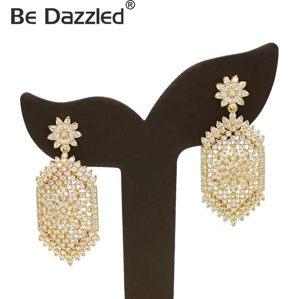 Orecchini pendenti di nuovo Design di lusso abbagliati gioielli placcati in oro con zirconi cubici gioielli adatti per le donne