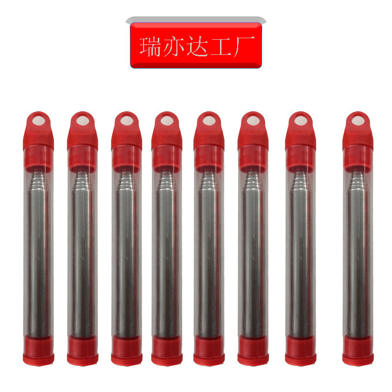 bouteille en plastique rouge