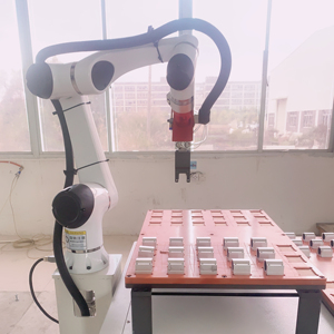 高効率産業用ロボットアームシステム共同モーターコア部品の積み降ろし - Product Image 1