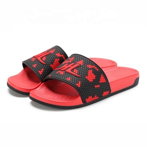 Xsheng OEM Anti bakterielle Folien Feuchtigkeit transportierende weiche Sandalen Bunte Hausschuhe Benutzer definierte Slide Sandalen Kälte beständige Folien - Product Image 5
