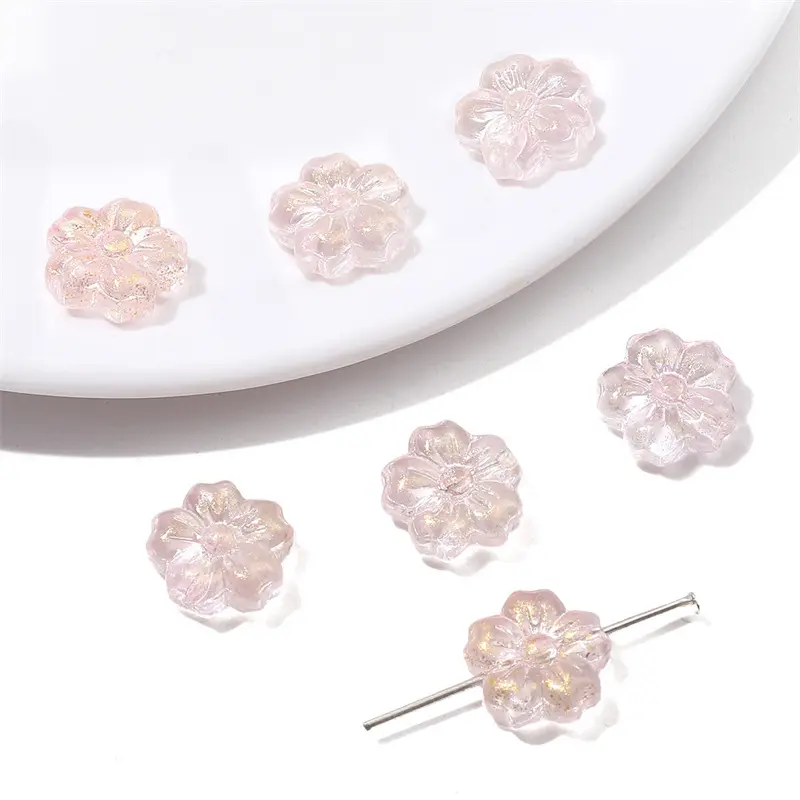 Vendita calda design attraente a basso prezzo personalizzato a forma di fiore trasparenza di vetro colorato perline allentate per accessori di gioielli