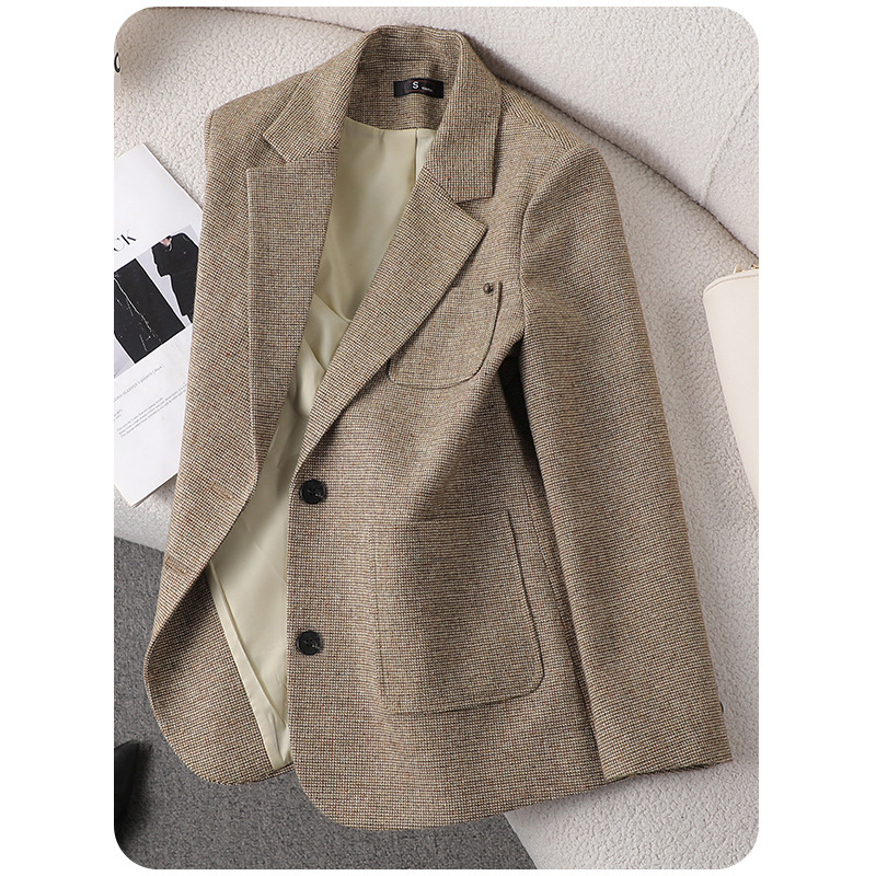 (Exclusive to Department Stores) Khaki Suit