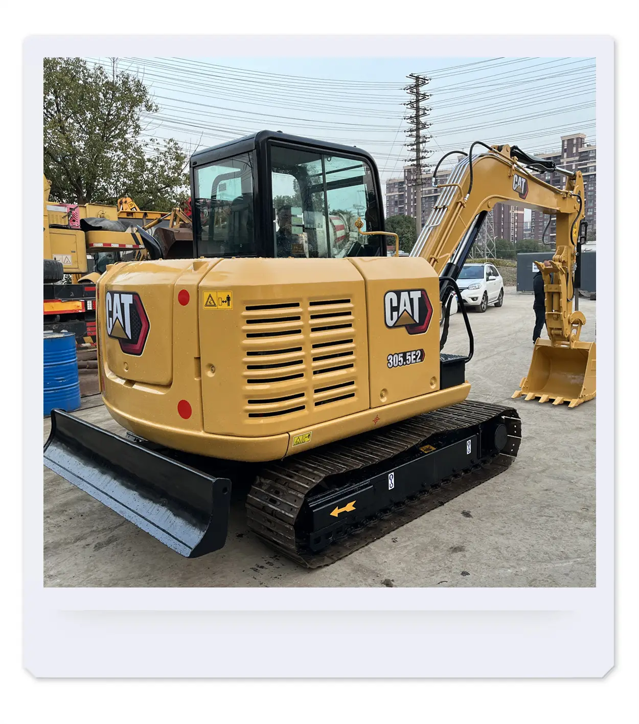 Venta de excavadora pequeña CAT 305.5E2 de segunda mano con pinza pulgar opcional martillo triturador pista de goma