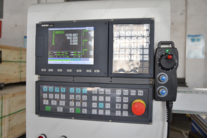 Enrutador CNC multifunción de madera Atc con sierra de corte rápido y ranurado y perforación para la fabricación de puertas y muebles - Product Image 4