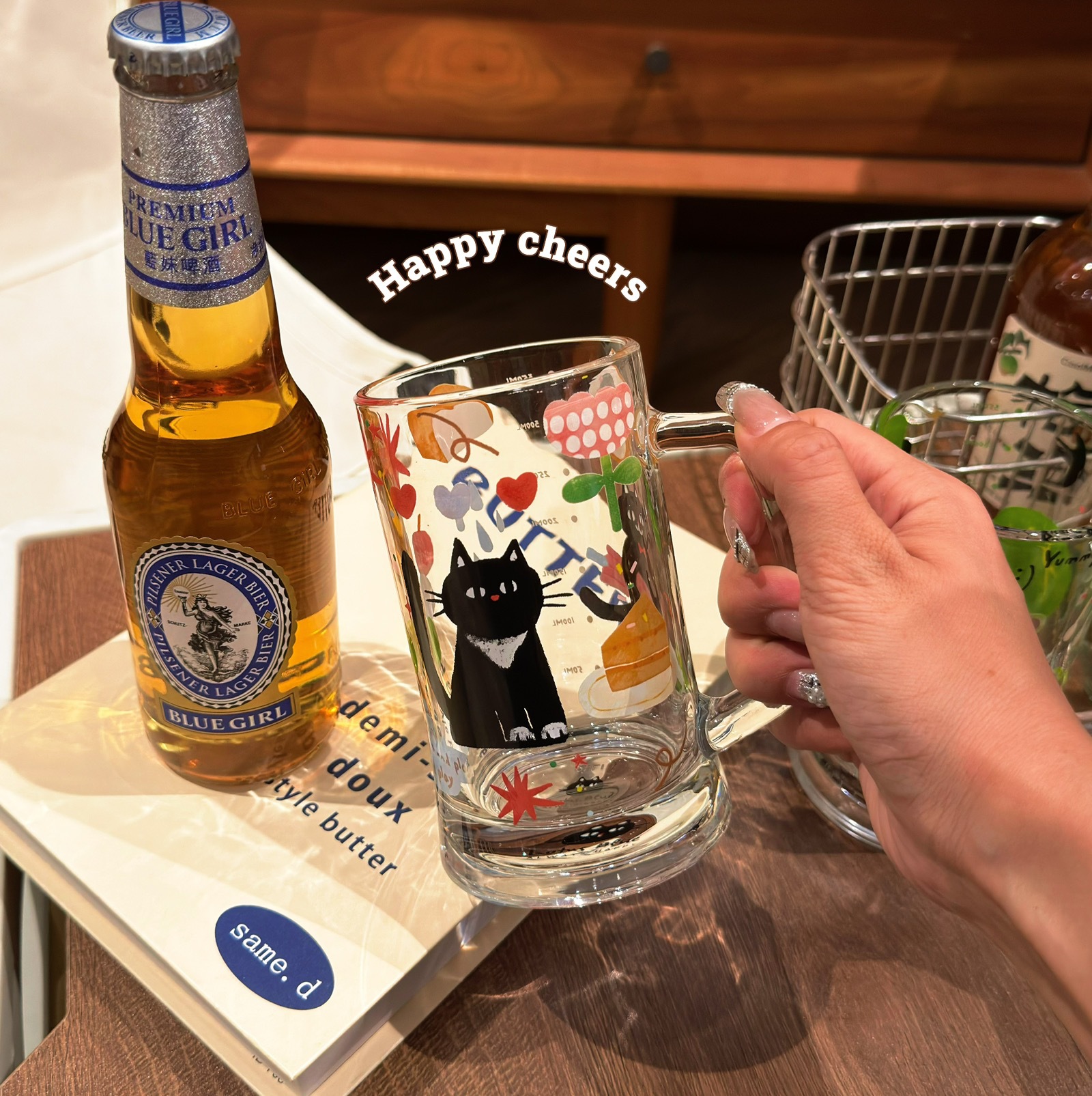 Chope de bière Petit chat noir (pain)