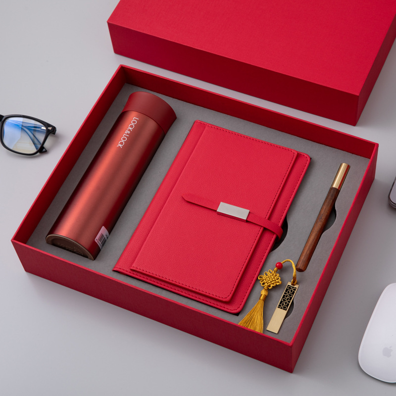 Trébol de cuatro hojas rojo chino U disco conjunto de cuatro piezas