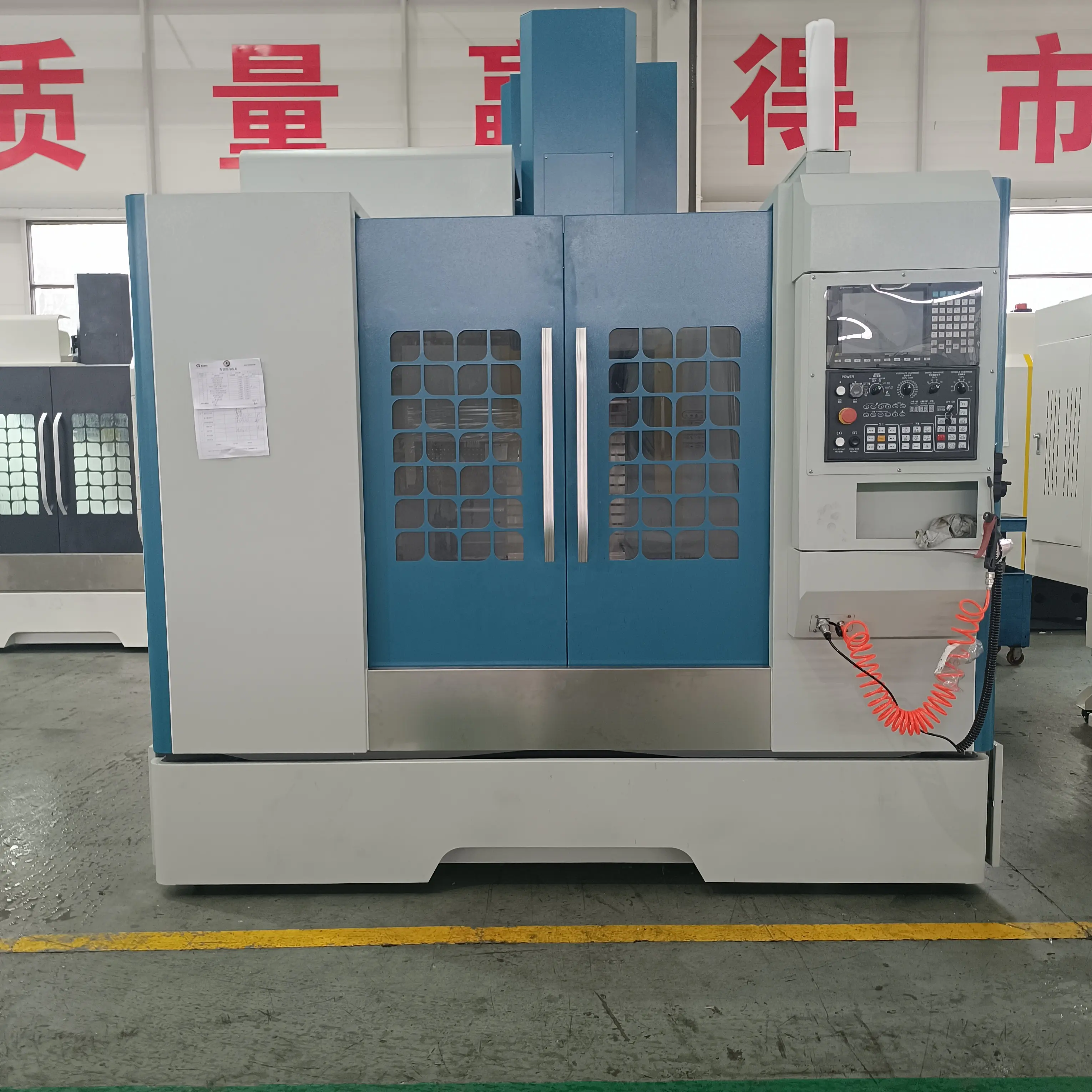Shandong CNC Machine Tool Factory VMC850 Hardware Cutting and Milling