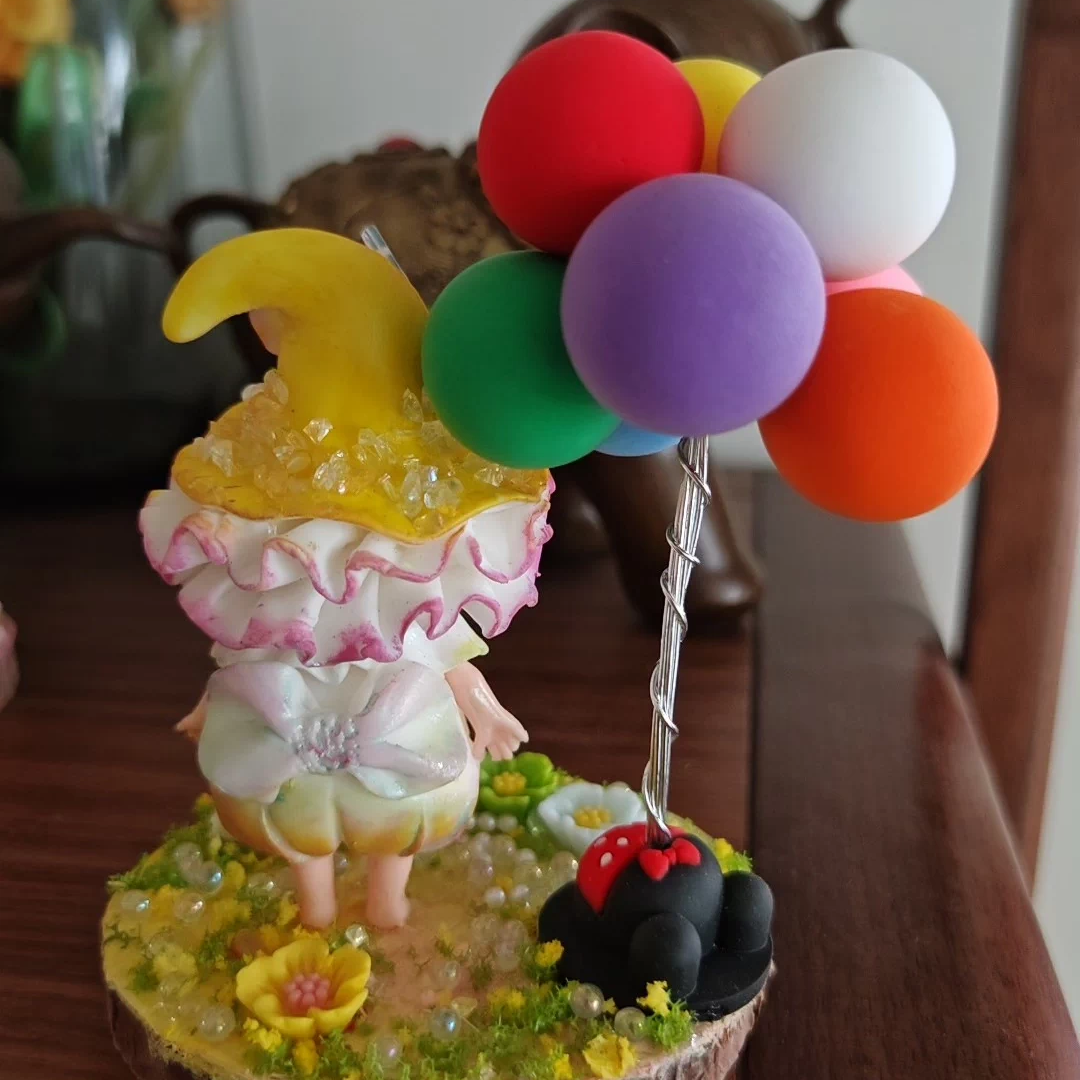 Figurine B