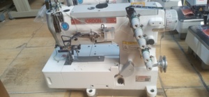 Gebruikt Sirubas F007 Interlock Naaimachine Voor Tape Binding Op T-shirt Polo Shirt Ondergoed Korte En Dus Op Heet Verkoop in 2022 - Product Image 4