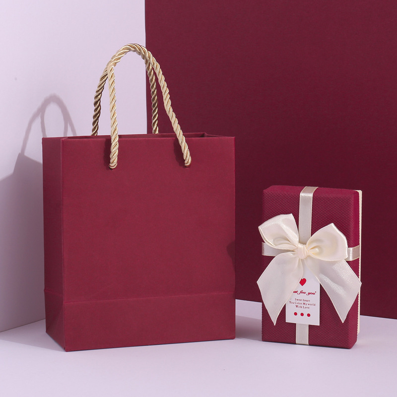 Wine red + gift bag