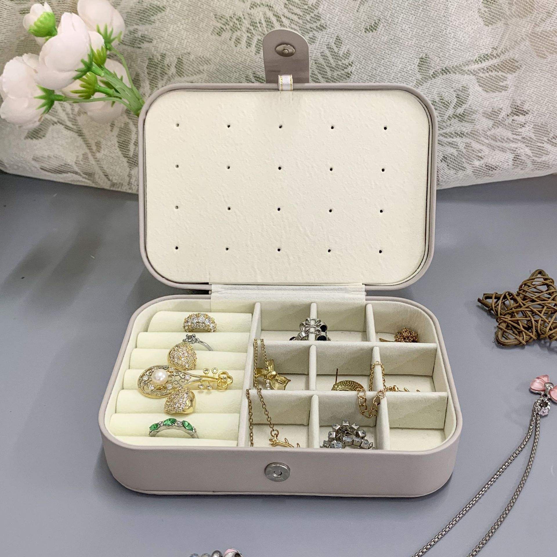 Granny gray; 16 * 11 * 5cm