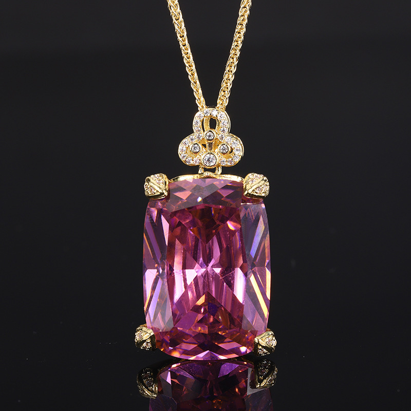 Pendentif rose séchée dorée avec chaîne Chopin