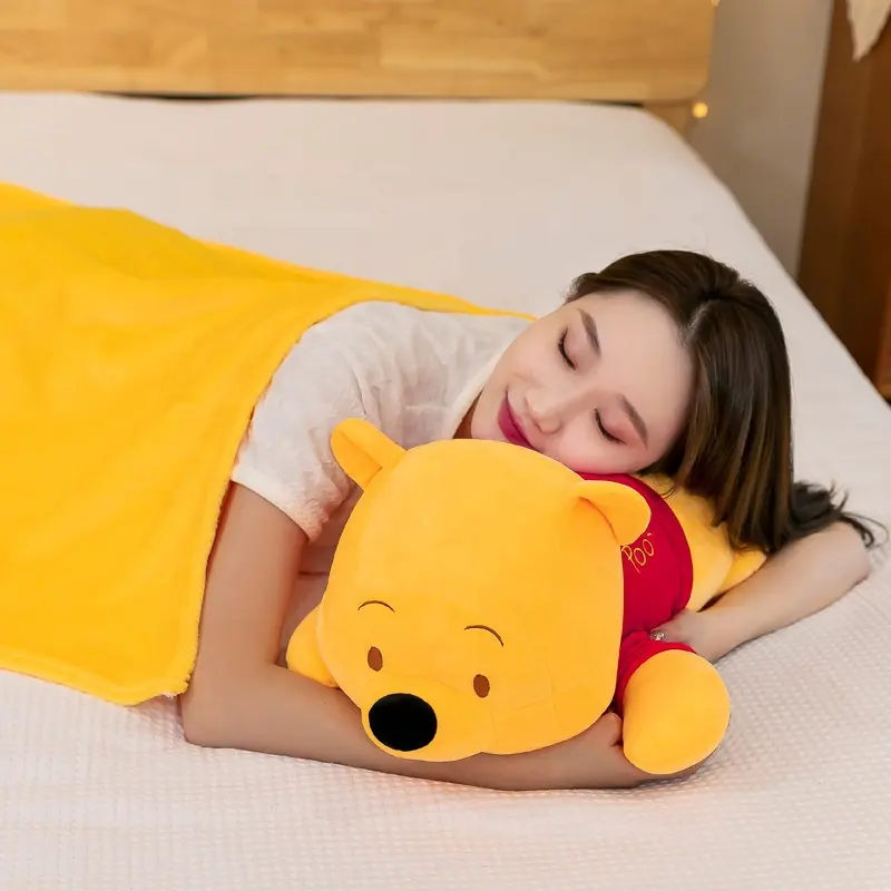 Nouveau fraise ours oreiller couette 2-en-1 voiture double usage climatiseur couette coussin oreiller couverture