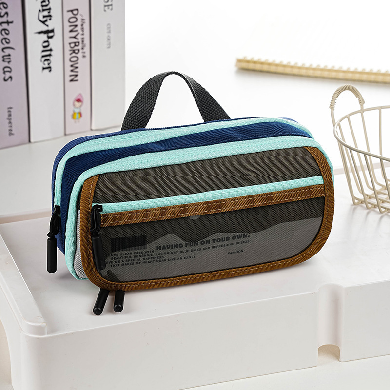 Trousse bleue avec poignée