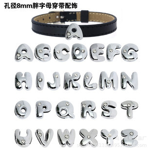 Letra gruesa de 8 mm con un diamante.