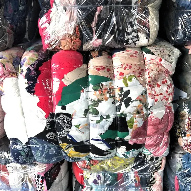 أزياء تصميم تستخدم الدنيم شورتات جينز الملابس المستعملة الملابس للبيع في الصين