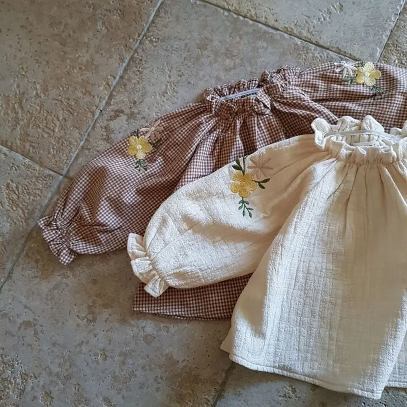 Blusa de manga longa para bebês, blusa bordada com flores para meninas, tops de bebês e meninas