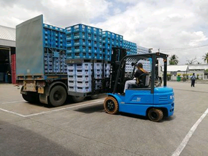 Carretilla elevadora telescópica completamente automática BYD Manual utilizada para el manejo de carga descarga apilamiento clasificación puertos aeropuertos estable - Product Image 4