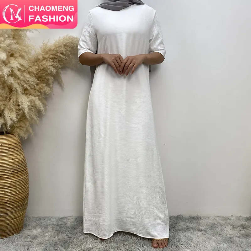 # أبيض قصير الأكمام تجعد الكريب زلة فستان بلون واحد فساتين داخلية متواضعة مع بطانة شيفون