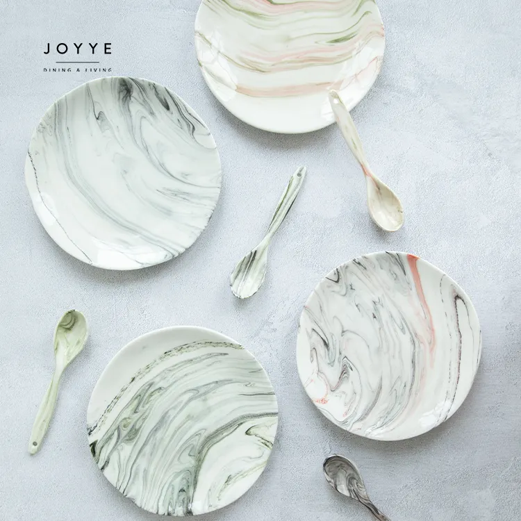 Joyye nuovo disegno della novità personalizzato decal stampato artistico astratta commercio all'ingrosso bianco cena piatti in ceramica con bordo in oro