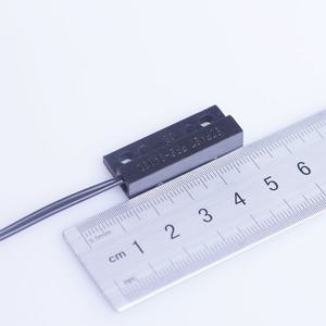 Fabricante de China Plástico Rectangular 34mm * 13 Interruptor de láminas Sensor de proximidad OEM para seguridad, conmutación de límite, telecomunicaciones - Product Image 1