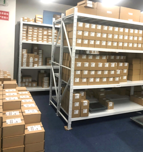 Neuer und originaler Et-5sn Mikro-Leistungs schalter 8a 4p C 10ka 5 sn4 4p C8 Lager im Warehouse Plc Programming Controller - Product Image 2