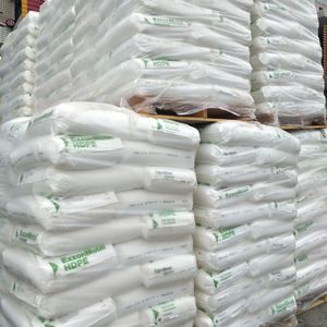 再生プラスチックHDPE HMA025再生シートバージン樹脂プラスチック材料Pe 100ポリエチレンプラスチック顆粒 - Product Image 4