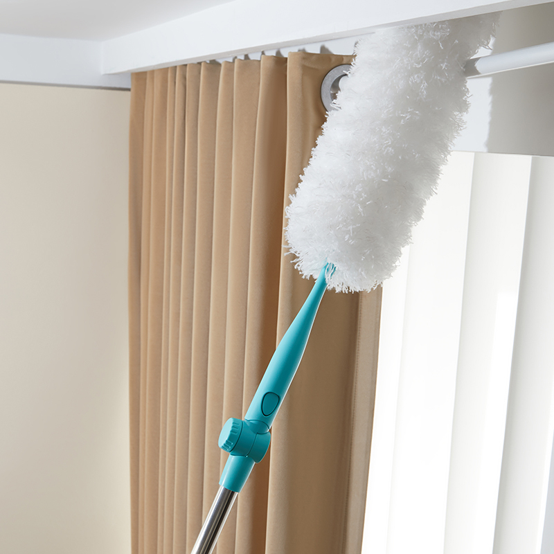 Telescopic dust duster assembly