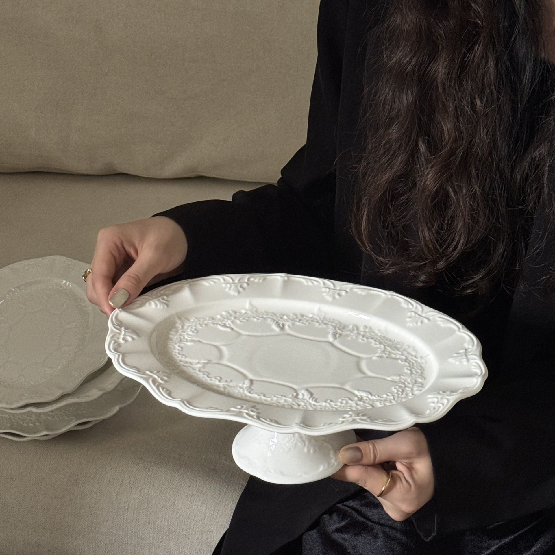 Moonlight lace oval high plate large