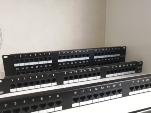 SURELINK 19 pulgadas Keystone Jack Panel de conexión en blanco con 12/24/48 puertos modulares RJ45 UTP Cat 5E Cat 6 1U 19 ''1U Jack - Product Image 6