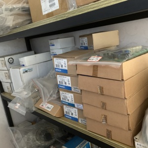 Modulo Controller programmabile interrotto O-M-R-O-N CPM2C-32EDTM/32CDTM-D CQM1-ID213/OC222/PA206 - Product Image 3