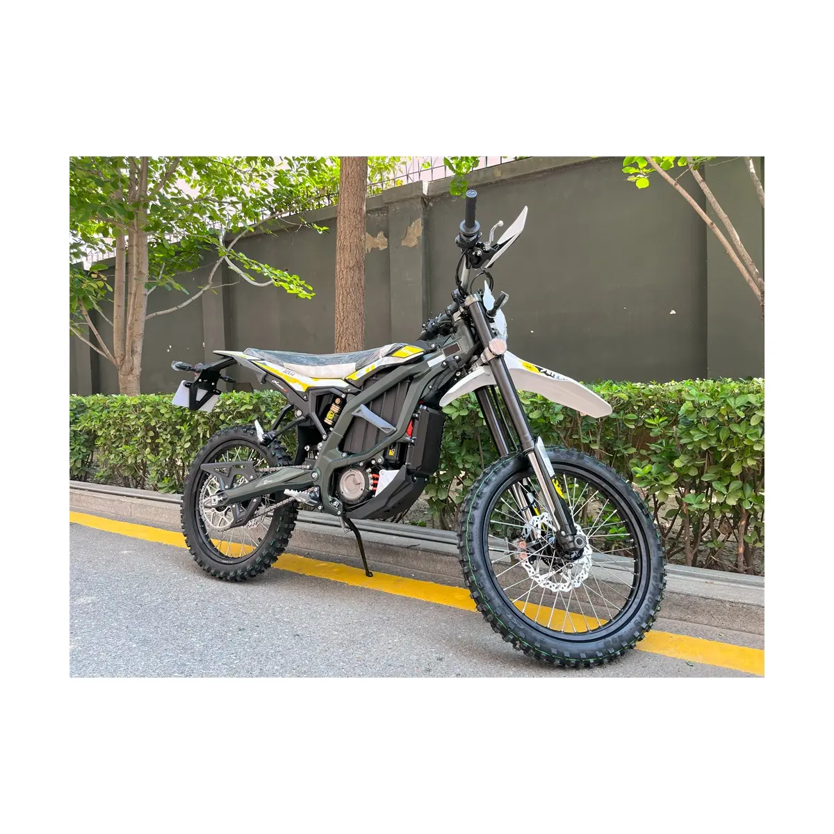 12500W Suron Ultra B Elektro-Dirt-Bike MX E-Bike 74V 55Ah Road Legal Motorrad Ultra Be All Terrain