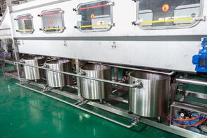 A'dan z'ye otomatik şişelenmiş 5 galonluk 20L varil dış açılış maden suyu yıkama doldurma kapaklama makinesi dolum hattı - Product Image 5