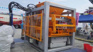 Машина для изготовления блоков QT12-15F полых блоков - Product Image 4