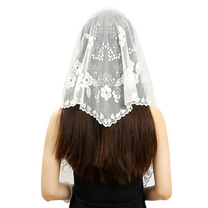 冬の結婚式のためのファッショナブルな刺繍花柄トライアングルレースMantillaベールソフトポリエステルHijab