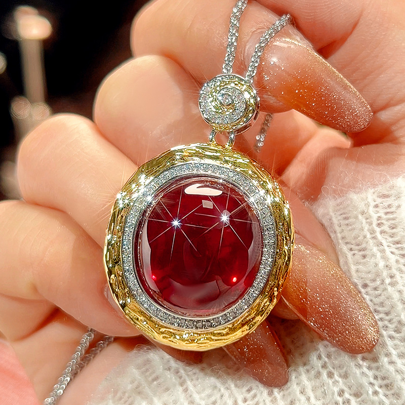 Pendentif corindon rouge avec chaîne Chopin