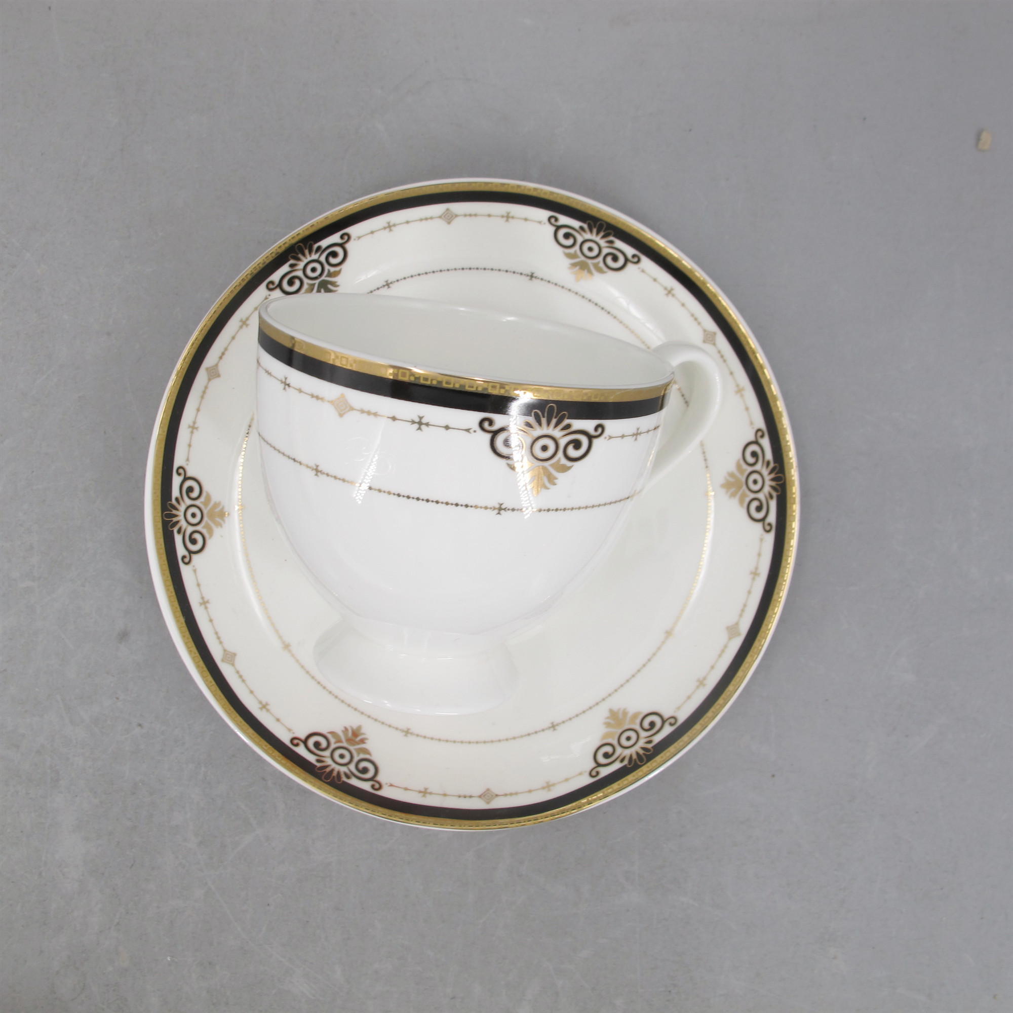 household 18pcs 20pcs elegant new bone china dinnerset with gold rim ceramic black gloden dinnerware