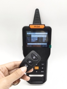 Foyum Wireless RF universale auto telecomando 3 + 1 pulsanti fisso codice 433mhz faccia a faccia porta telecomando duplicatore
