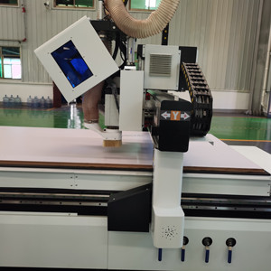 New <strong>Cnc</strong> <strong>Router</strong> for Wood Door and <strong>Mdf</strong> Material <strong>Processing</strong> With Pneumatic Tool Changing - Product Image 4