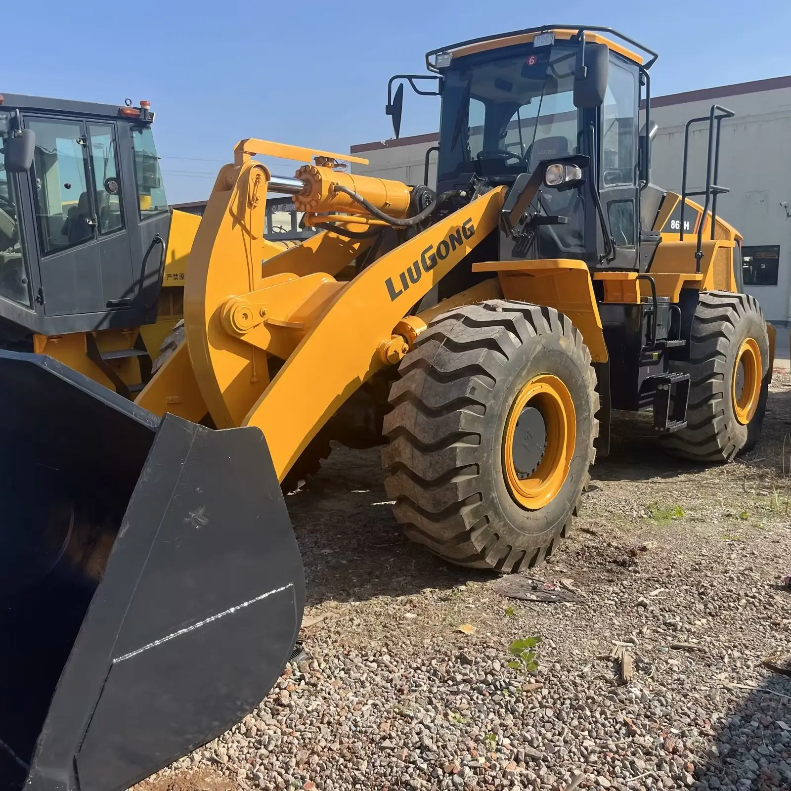 Used LiuGong 50 60 Loader LiuGong CLG856H 862H Used 5 tons 6 tons Pilot EFI Shovels Quality assurance for one year