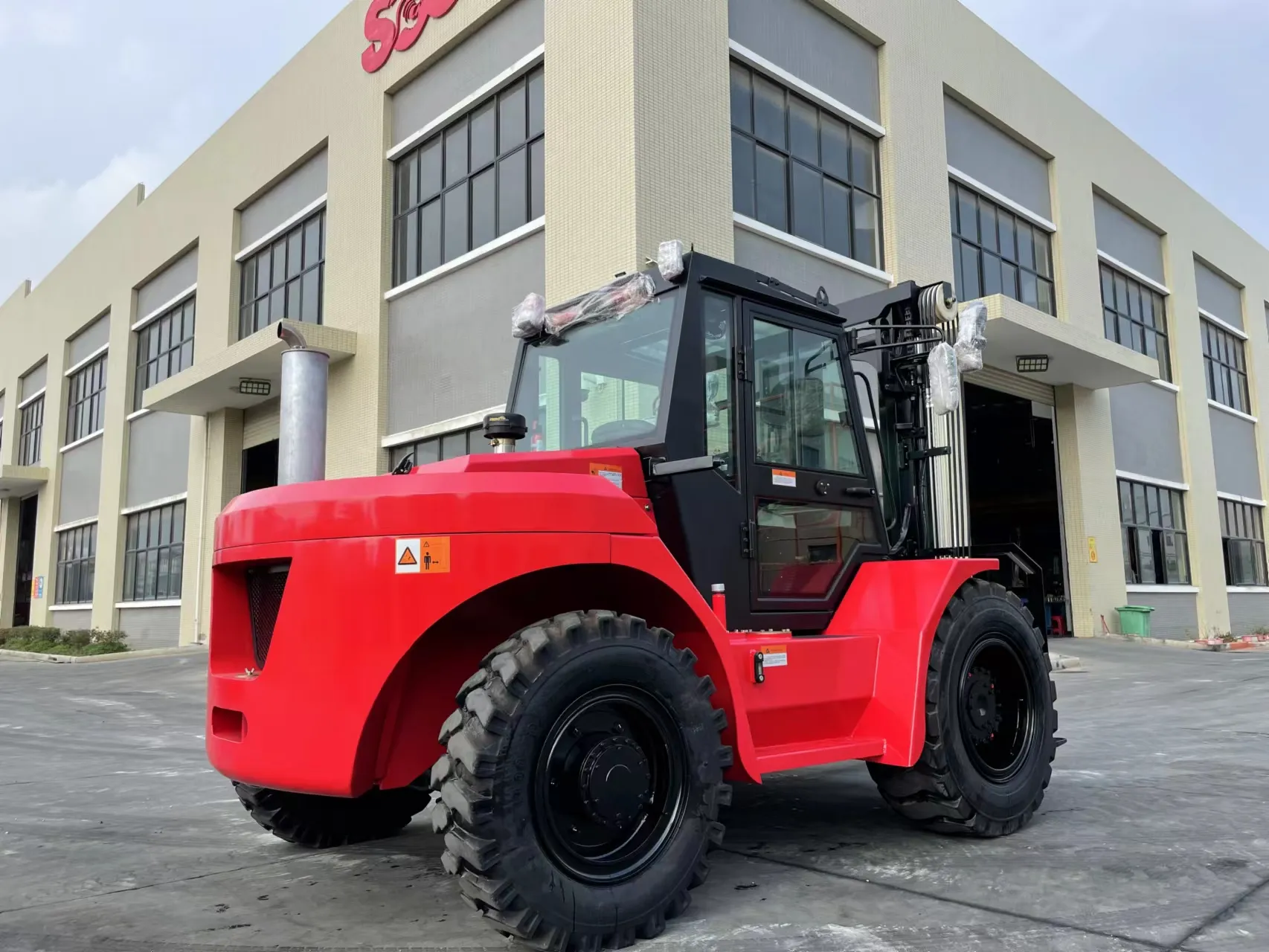 Ce Certification 1 3.5 5 Ton Mini Small Four-Wheel Drive 4x4 Electric Diesel Remote Control Tires 4wd Off Road Forklift Truck