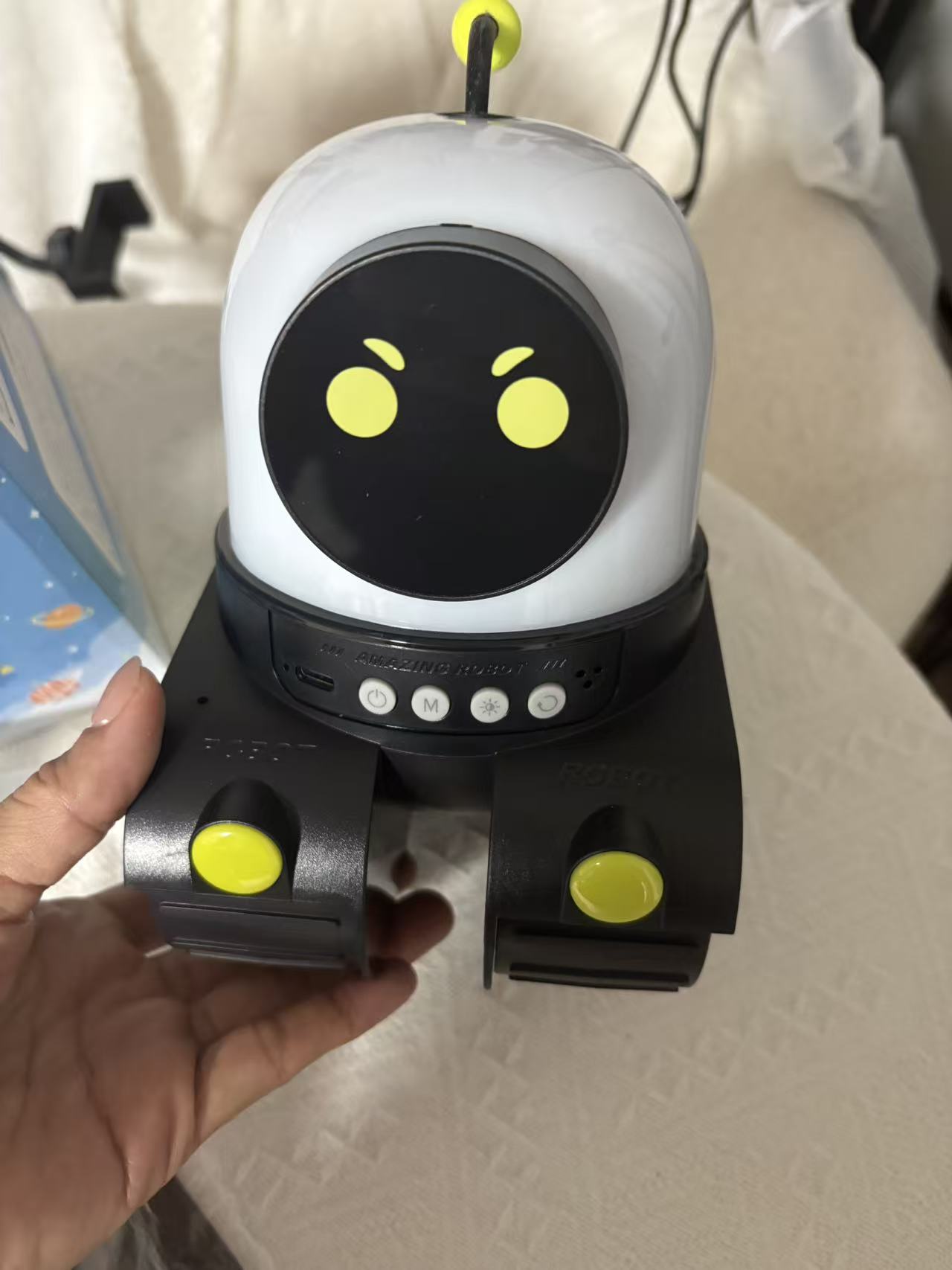 Bluetooth robot 6 lights