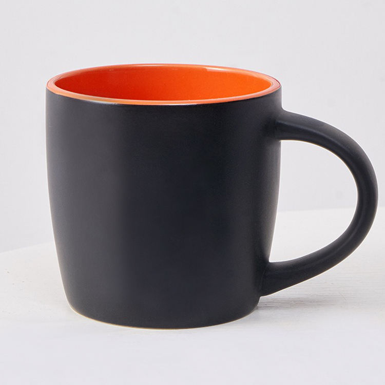 ข้างในสีแดง