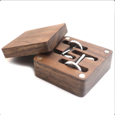 Brown blank box+Cufflinks