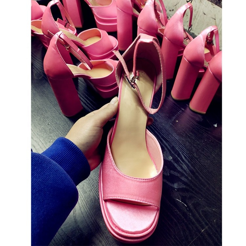 Open toe pink