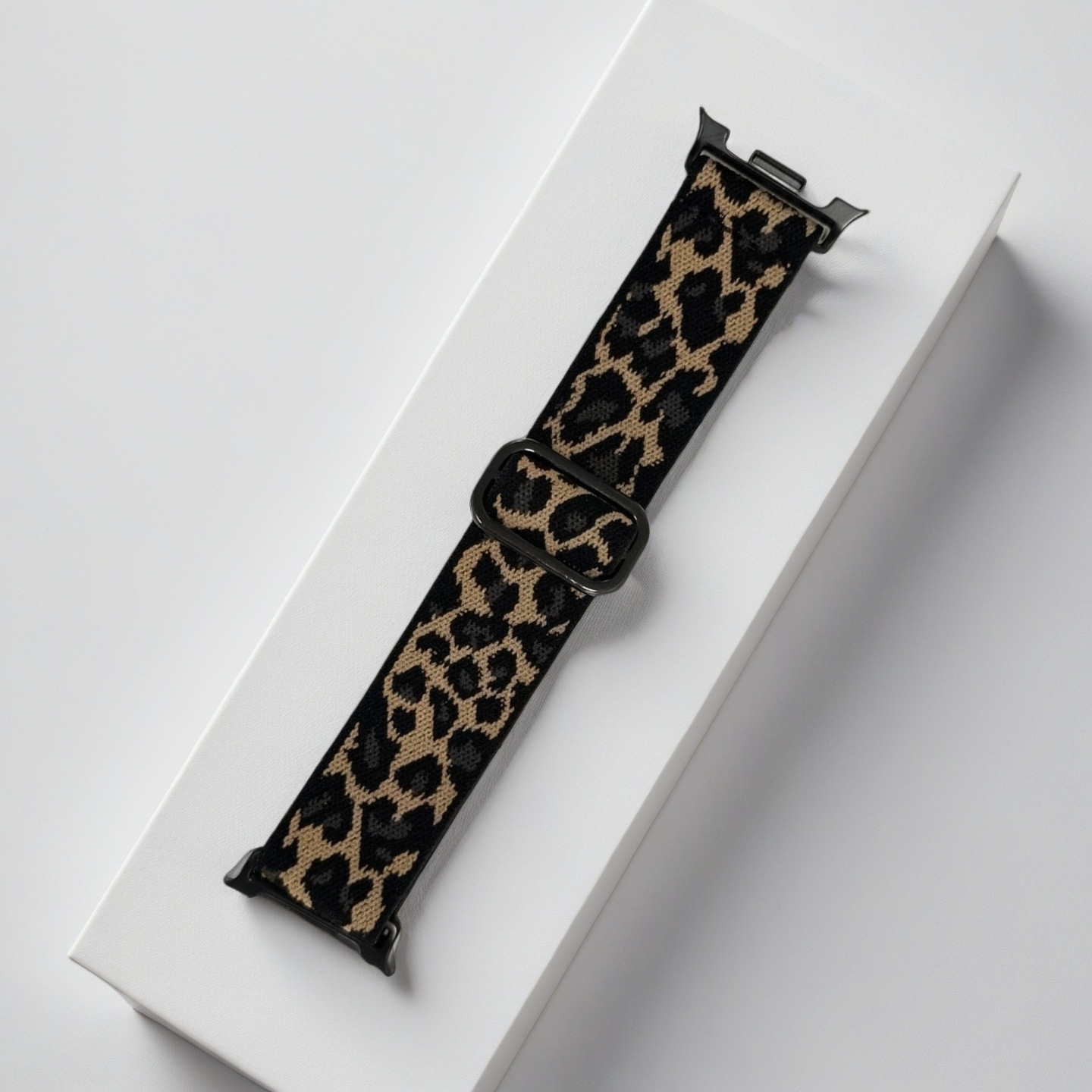 leopardo marrón negro
