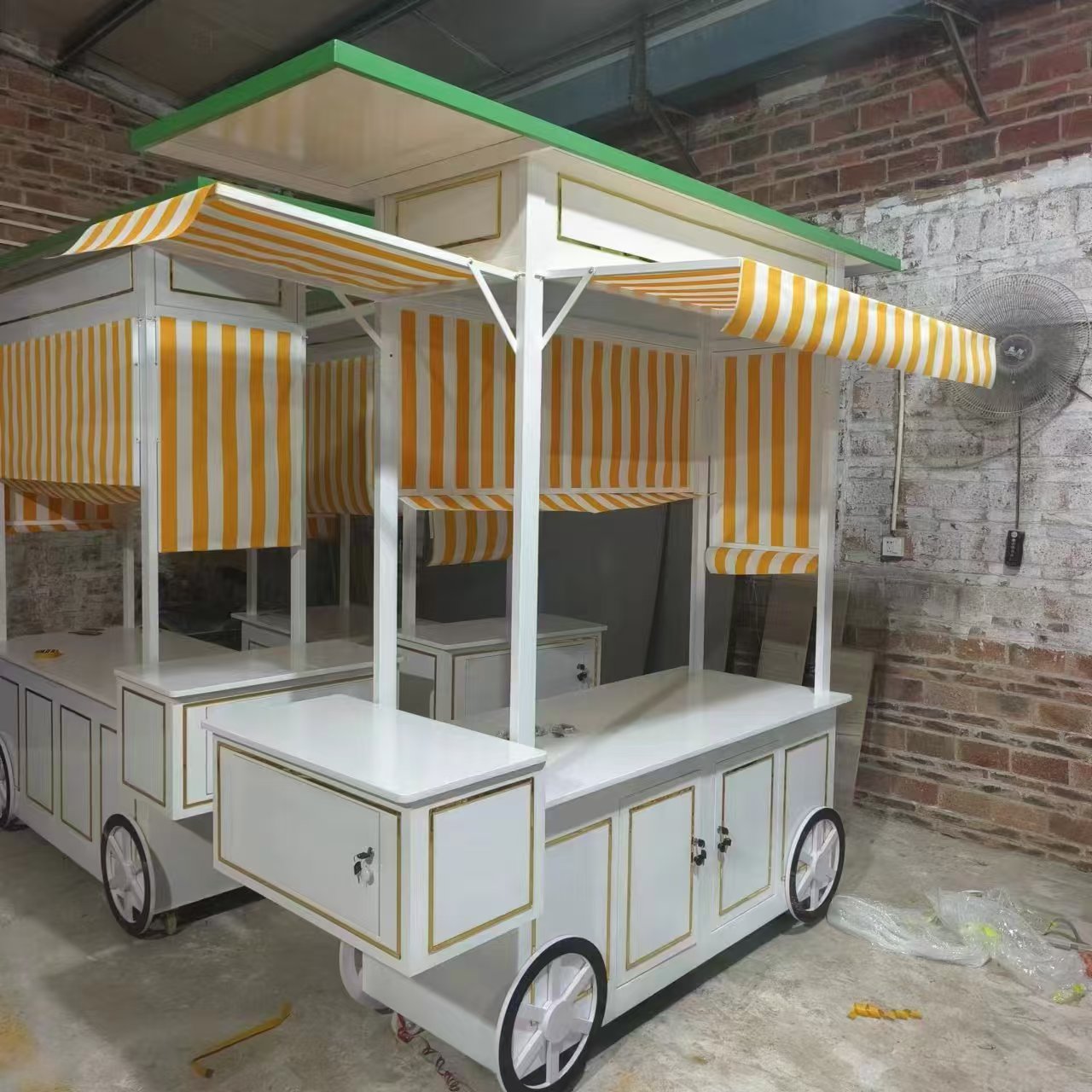 สีที่กำหนดเอง