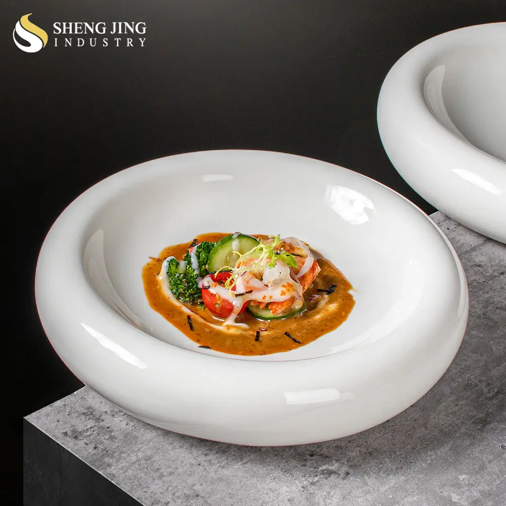 Platos de cena de porcelana blanca brillante única Shengjing, juegos de platos de cerámica redondos para restaurante, vajilla para plato hondo de Hotel